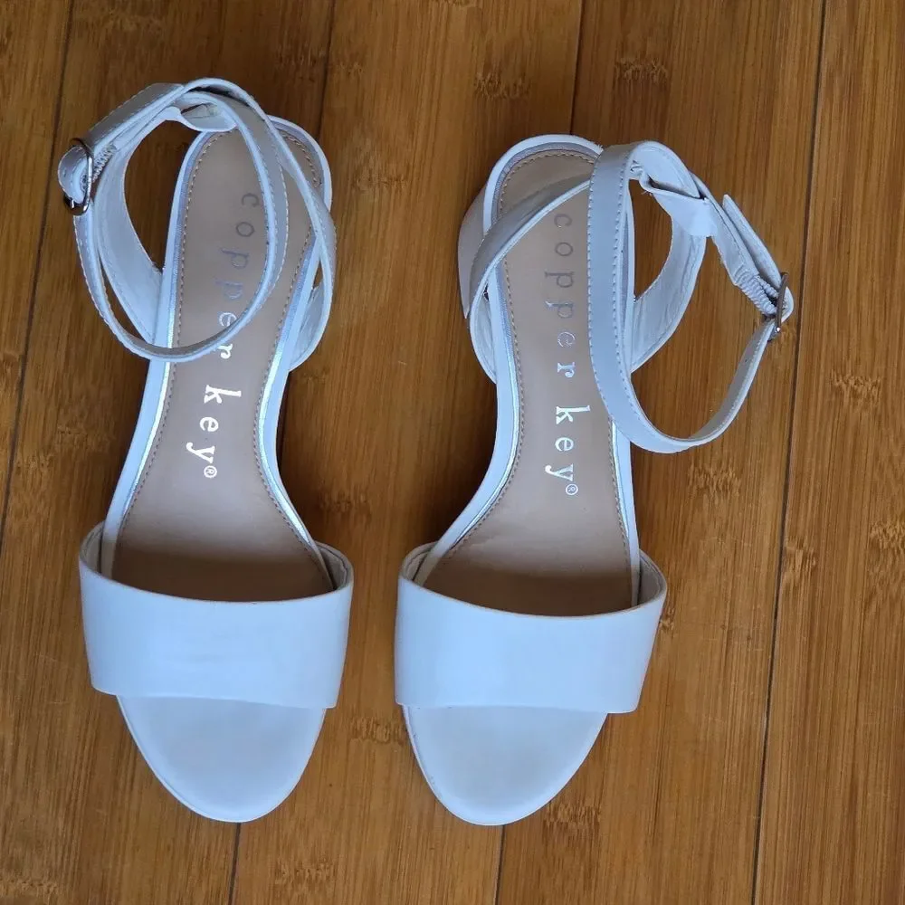 Copper Key Adore Leather Platform Sandals size 7.5 White